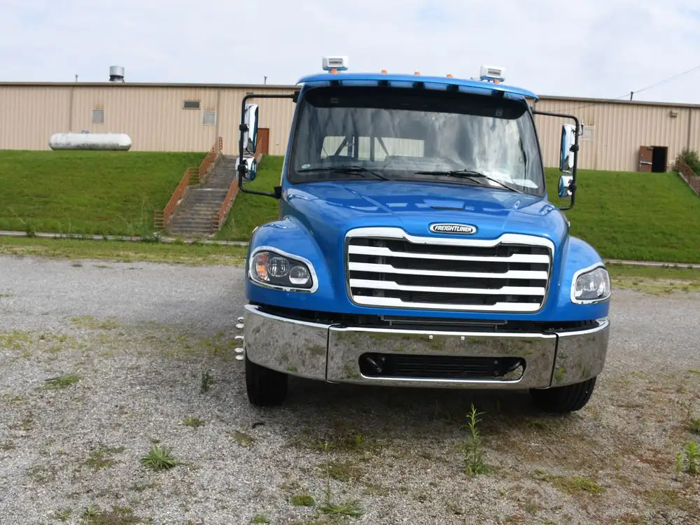 2025 Freightliner M2 106 Ext Cab · 12 Series Gen II Rollback — photo 3 of 10