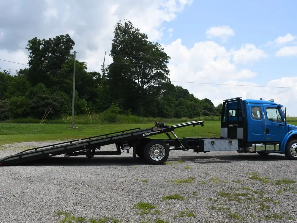 2025 Freightliner M2 106 Ext Cab · 12 Series Gen II Rollback — photo 8 of 10