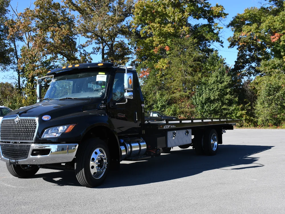 2027 International MV607 · 12 Series Gen II Rollback — photo 1 of 10