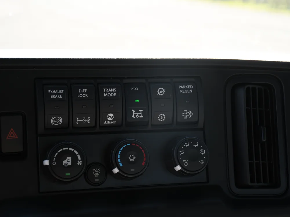 2027 International MV607 · 12 Series Gen II Rollback — photo 6 of 10