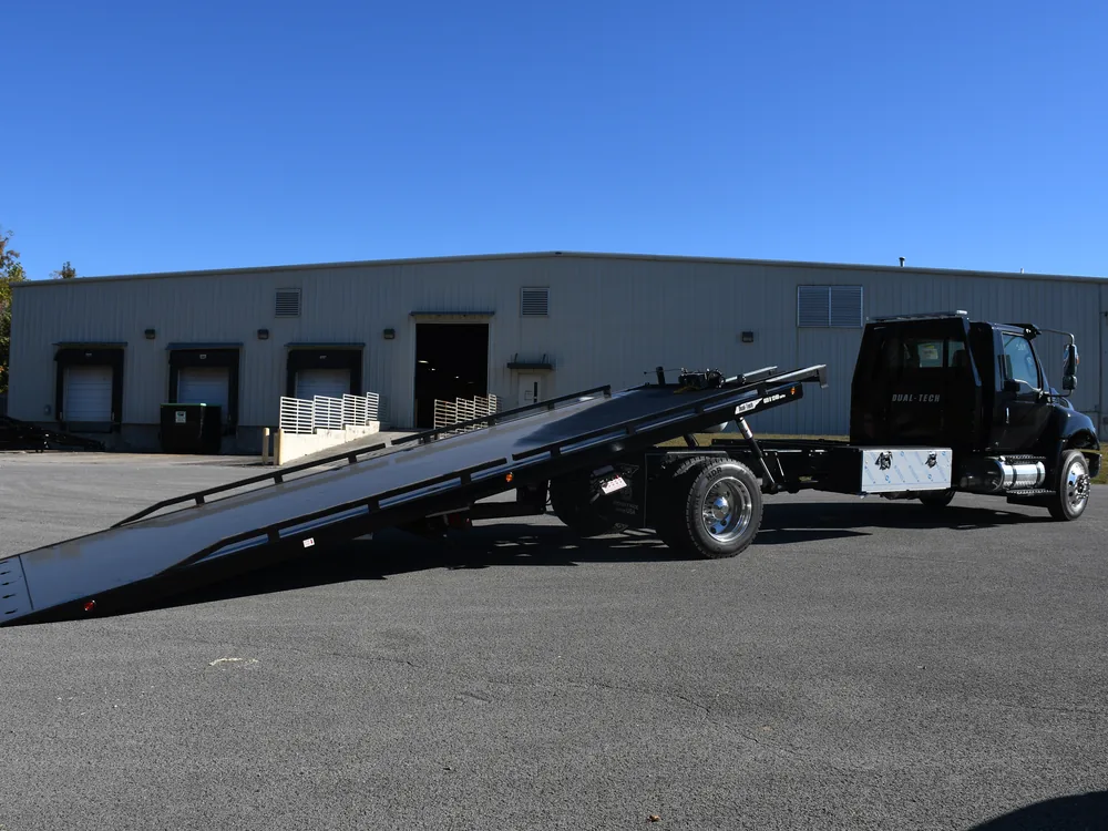 2027 International MV607 · 12 Series Gen II Rollback — photo 9 of 10