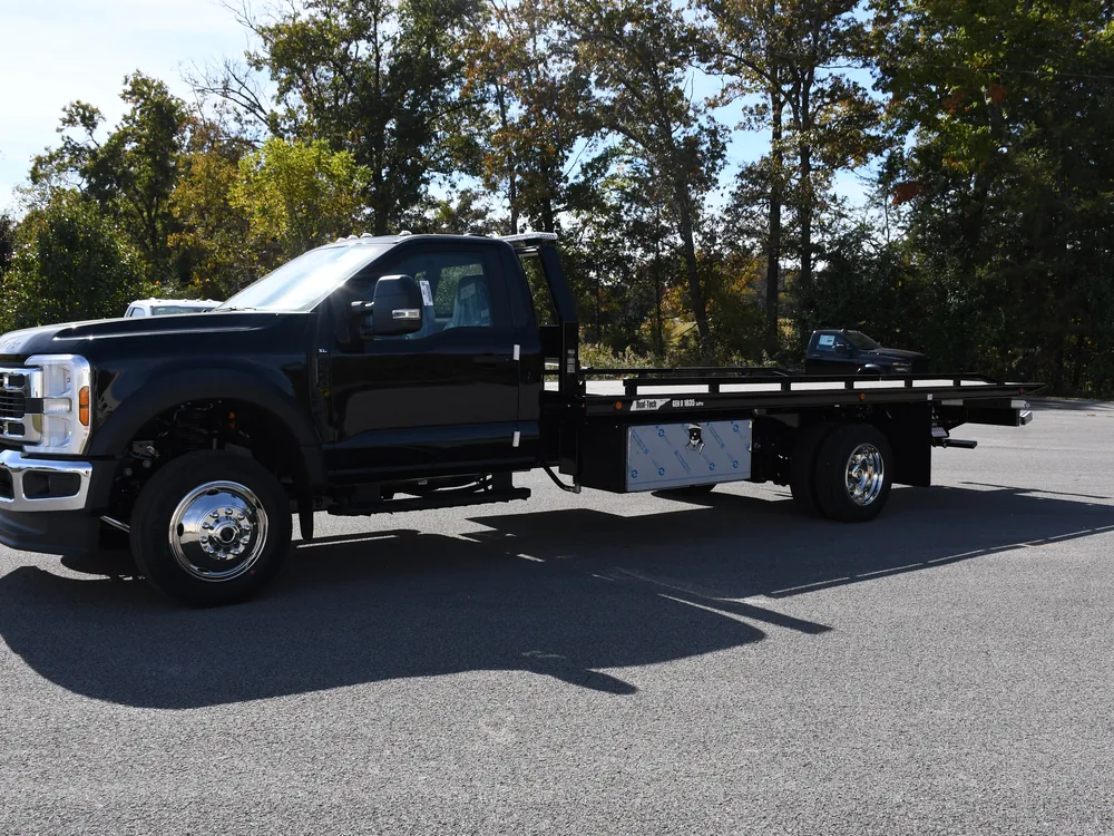 2027 Ford F550 · 10 Series Gen II Rollback — photo 2 of 10