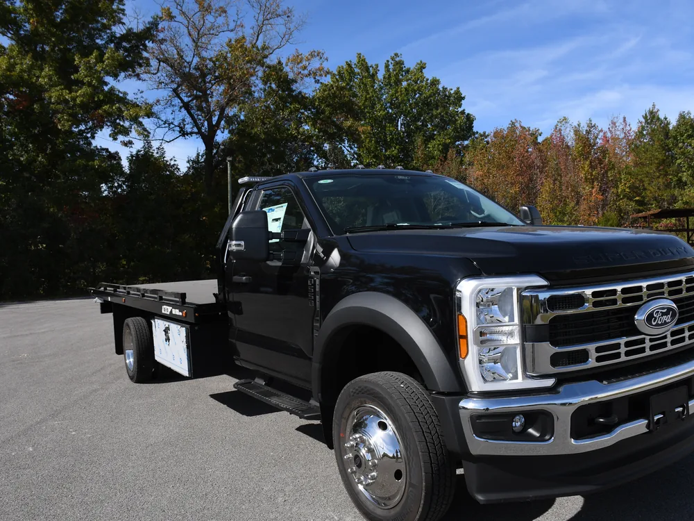 2027 Ford F550 · 10 Series Gen II Rollback — photo 4 of 10