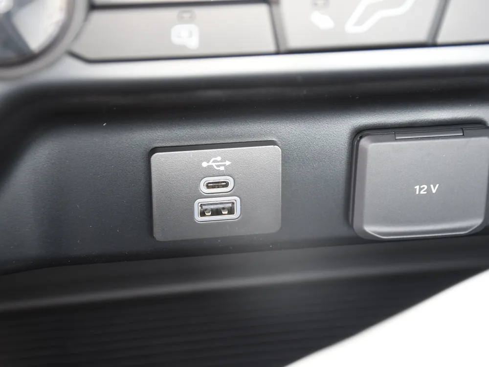 2027 Ford F550 · Chassis Only — photo 2 of 10