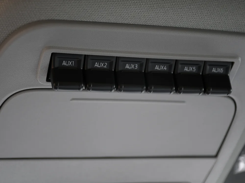 2027 Ford F550 · Chassis Only — photo 4 of 10