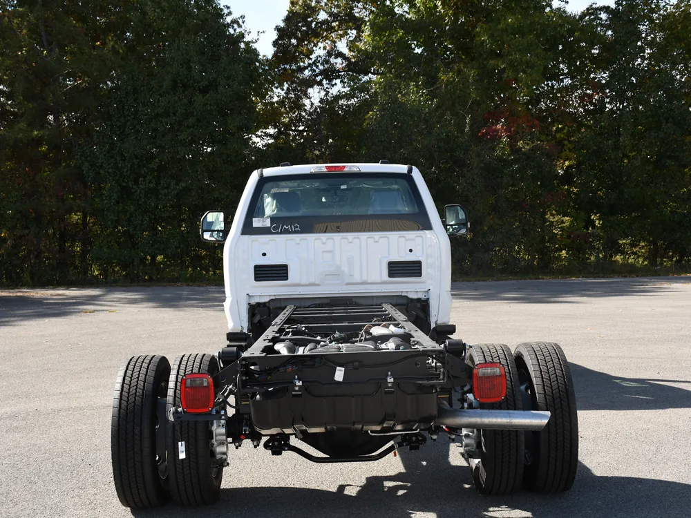 2027 Ford F550 · Chassis Only — photo 9 of 10