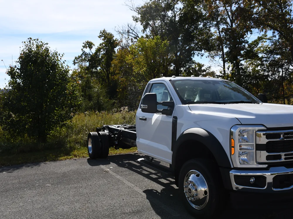 2027 Ford F550 · Chassis Only — photo 9 of 9