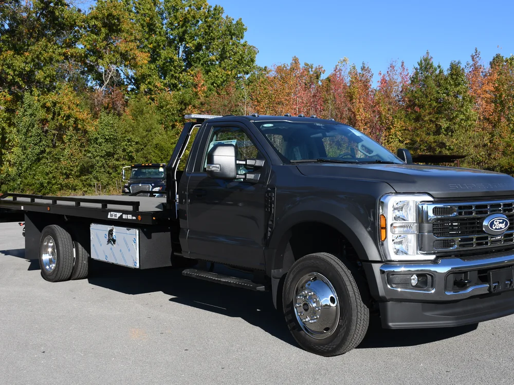 2027 Ford F550 · 10 Series Gen II Rollback — photo 2 of 10