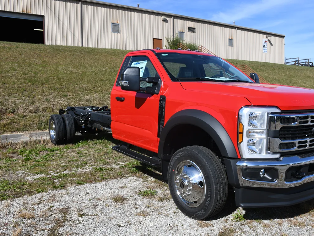 2027 Ford F550 · Chassis Only — photo 1 of 10