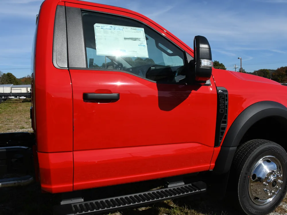 2027 Ford F550 · Chassis Only — photo 10 of 10