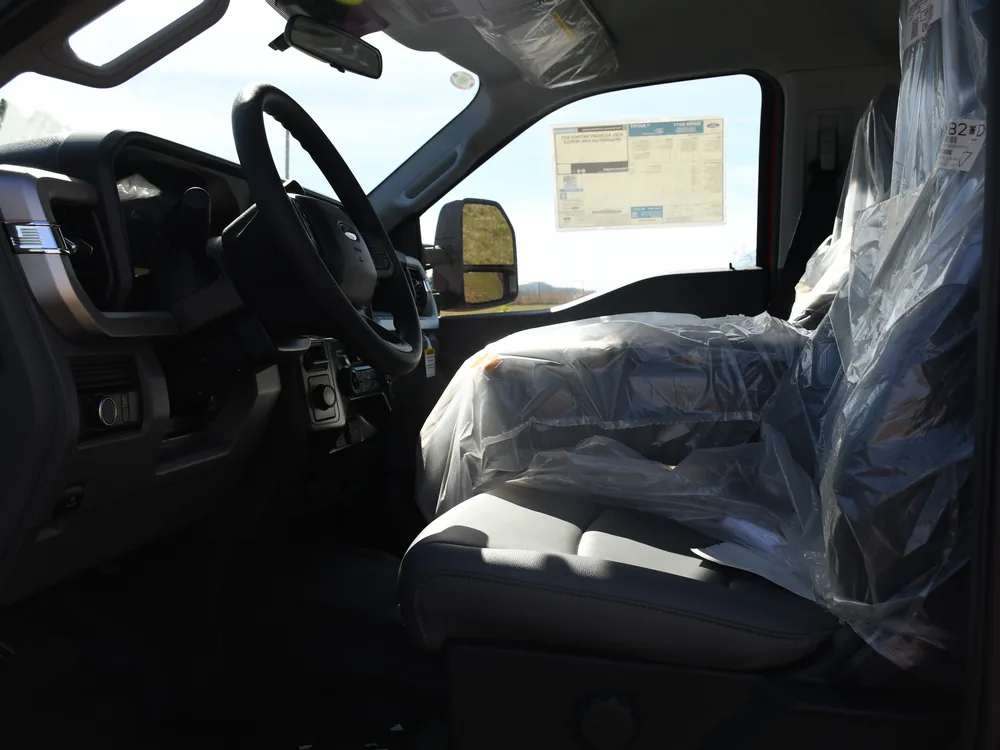 2027 Ford F550 · Chassis Only — photo 6 of 10