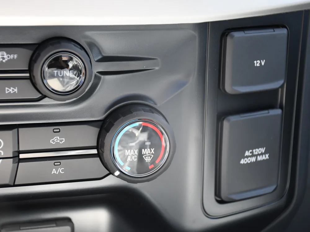 2027 Ford F550 · Chassis Only — photo 8 of 10