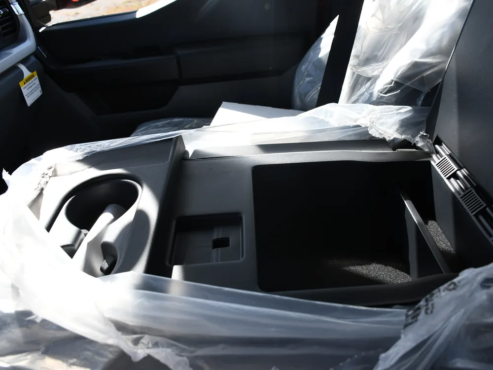 2027 Ford F550 · Chassis Only — photo 9 of 10