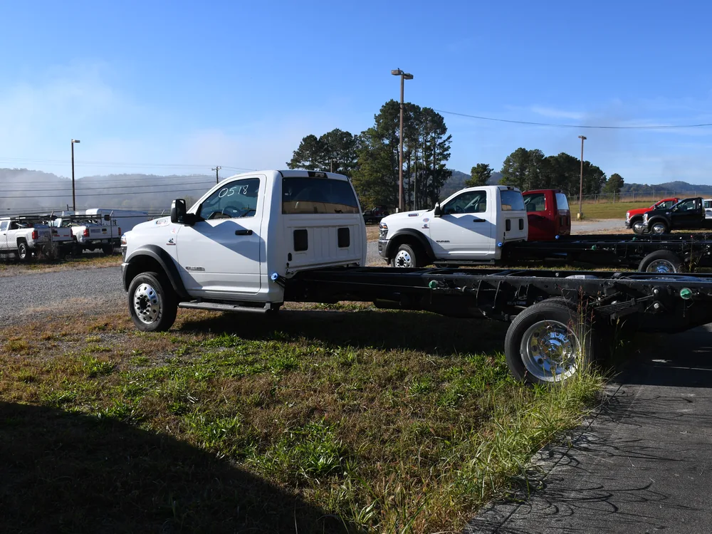 2027 Dodge Ram Ram 5500 · Chassis Only — photo 4 of 10