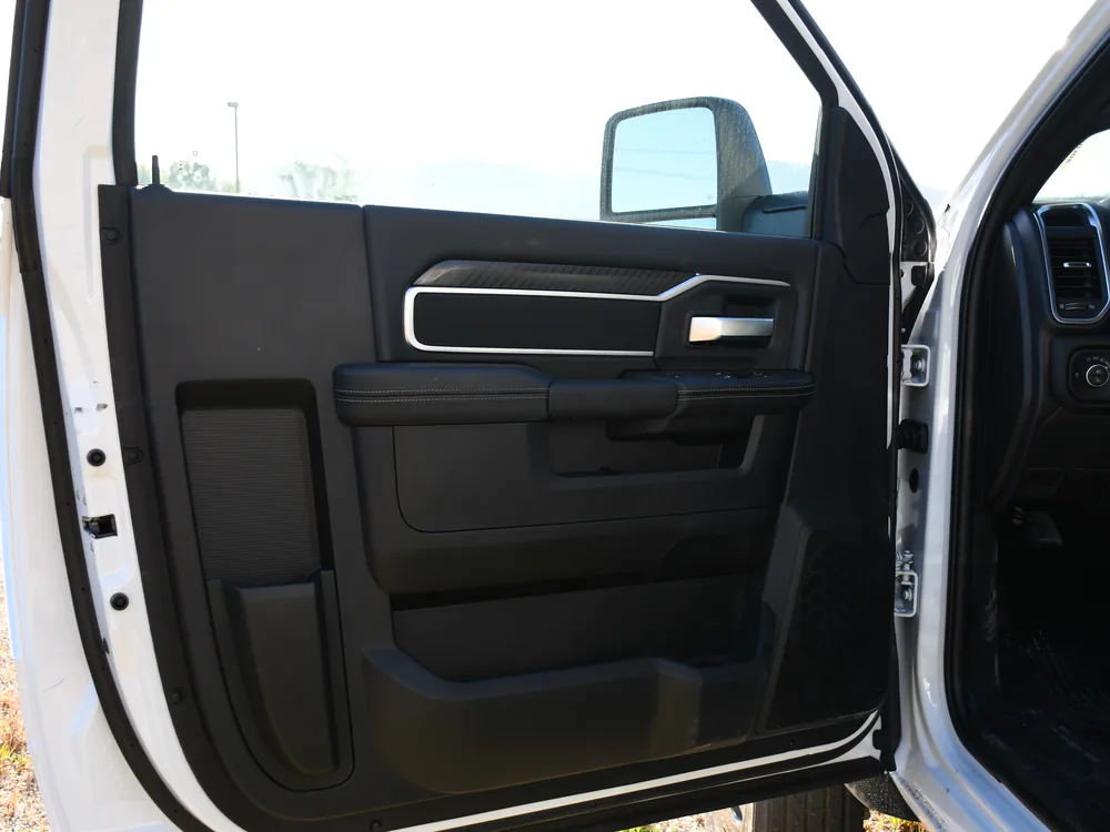 2027 Dodge Ram Ram 5500 · Chassis Only — photo 9 of 10