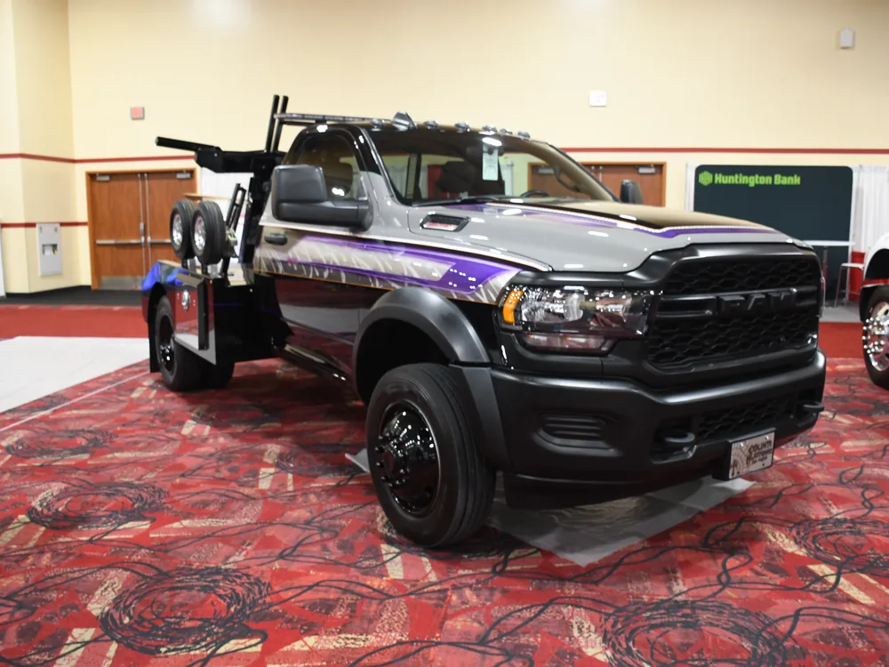 2024 Dodge 5500 4WD · SL-40 Self-Loader Wrecker — photo 10 of 10
