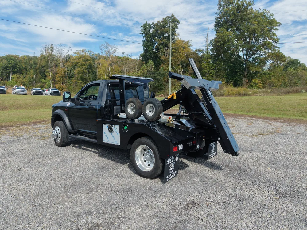 2026 Ram 5500 4WD · SL-40 Self-Loader Wrecker — photo 9 of 10